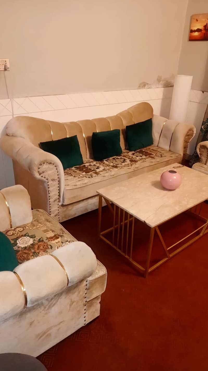Sofa set 0