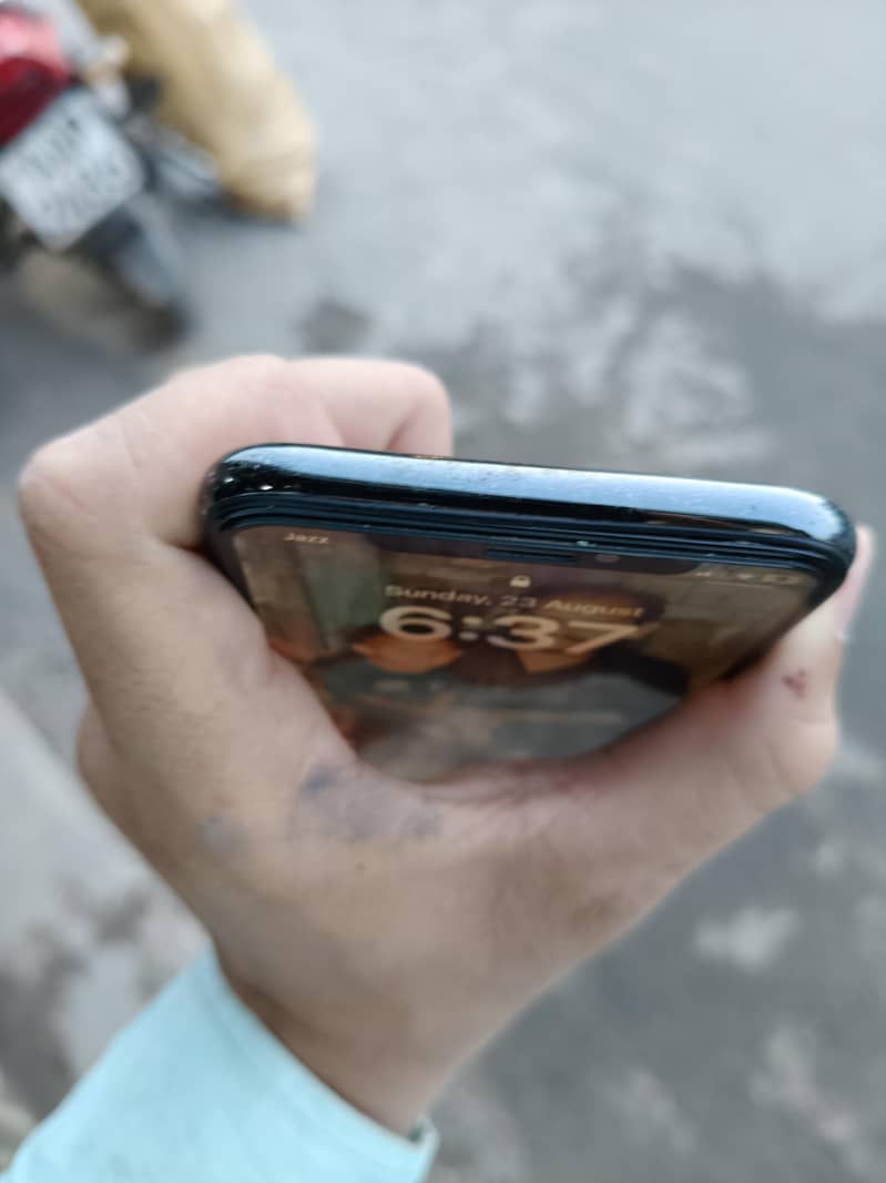 Apple iPhone X 3