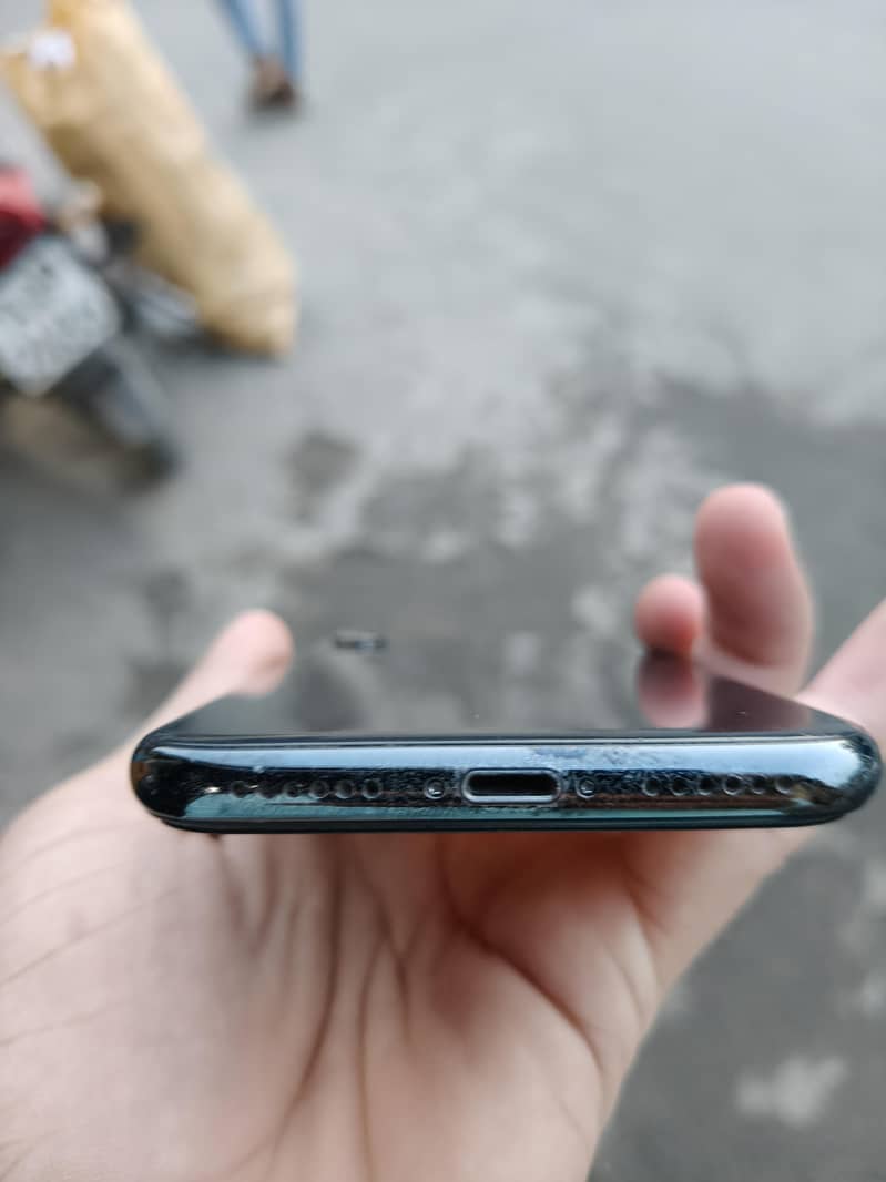 Apple iPhone X 5