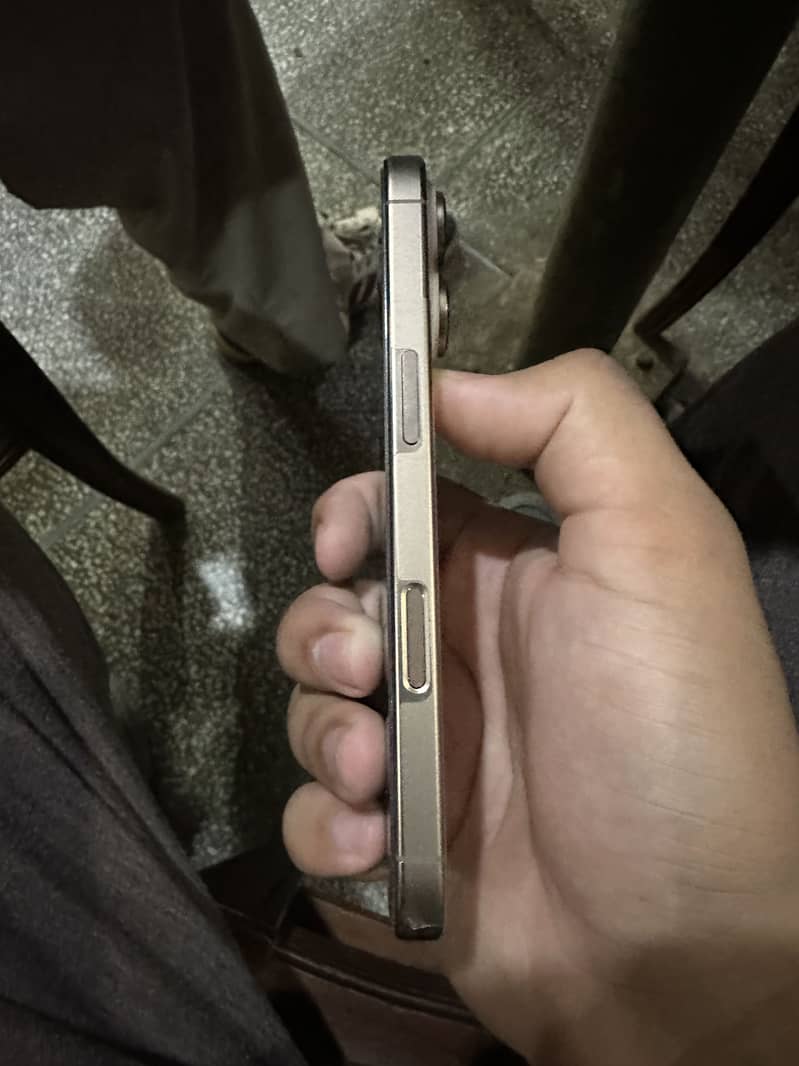Apple iPhone 16 Pro 5