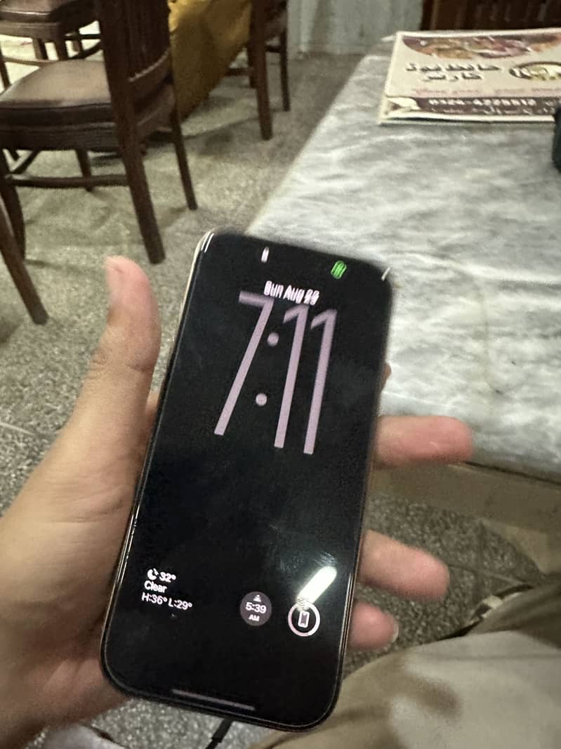 Apple iPhone 16 Pro 6