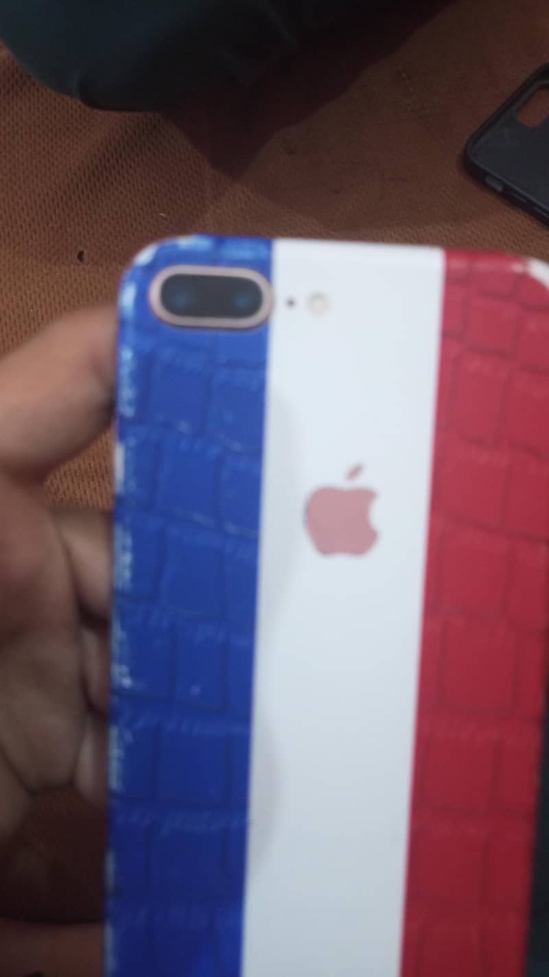 Apple iPhone 8 Plus 2