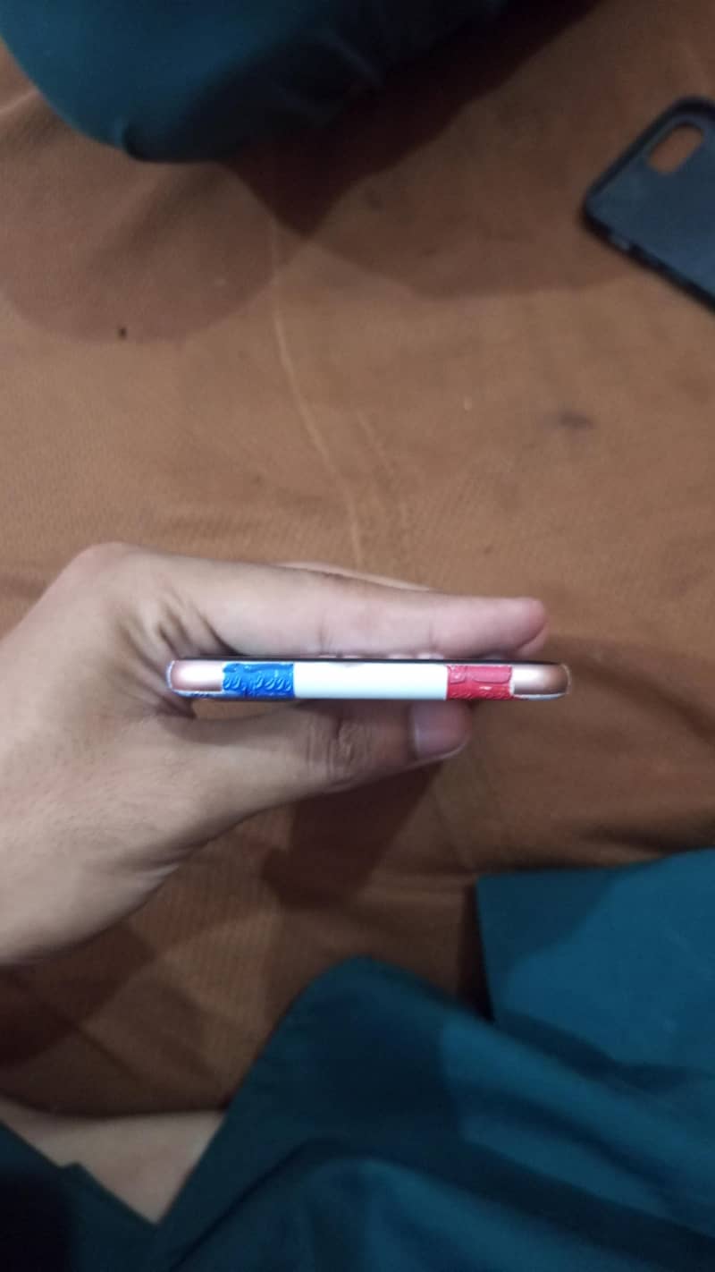 Apple iPhone 8 Plus 3