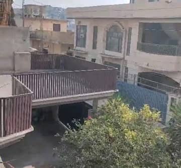 Get An Attractive House In Munawar Colony Under Rs. 19000000