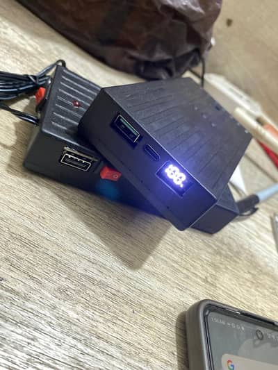 Wifi + mobile power bank.