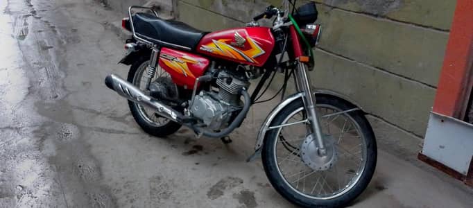 Honda 125 only 7000km 2021 Model 2025 Registered