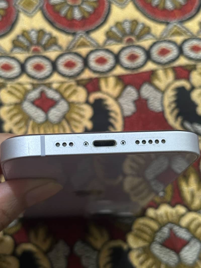 Apple iPhone 14 4