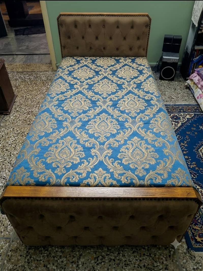 Elegant Single Bed 0