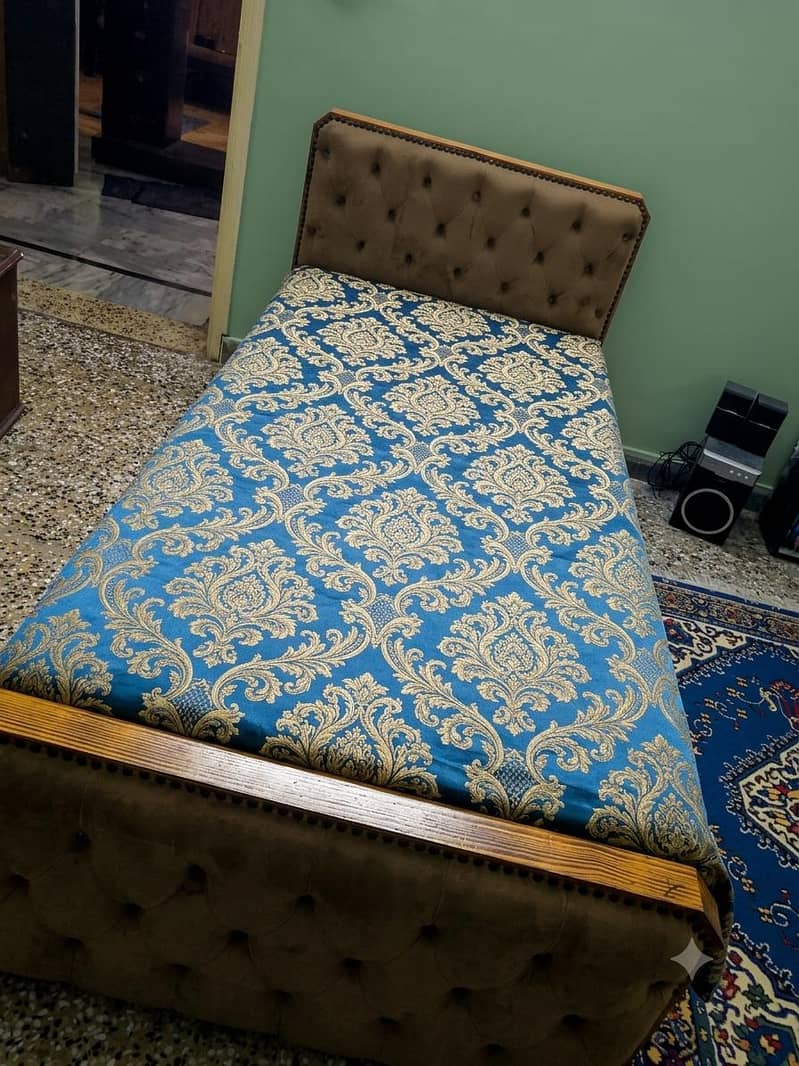Elegant Single Bed 1