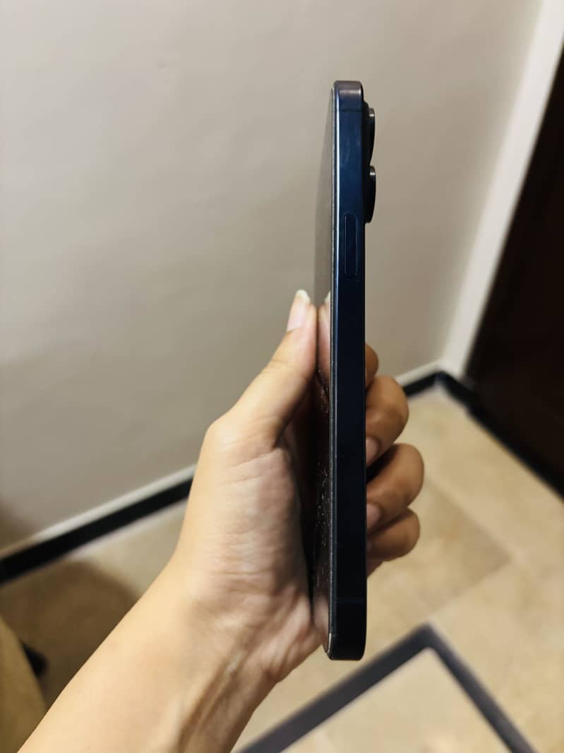 Apple iPhone 15 Pro Max 3