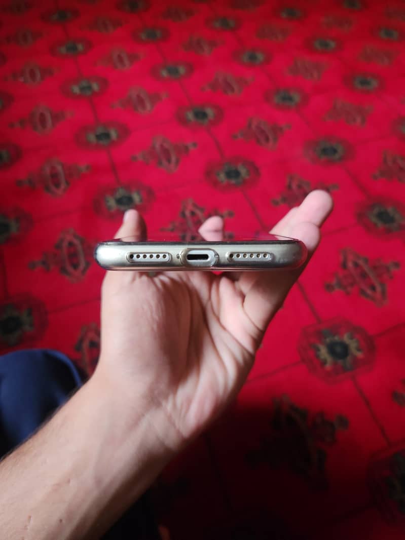 iPhone 11 2