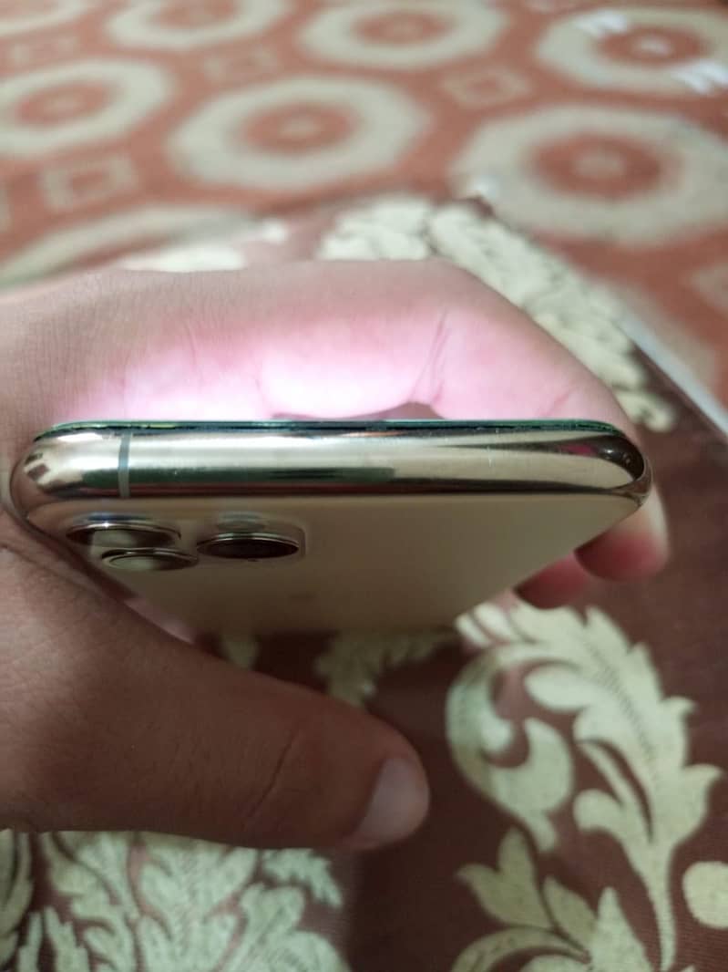Apple iPhone 11 Pro 3