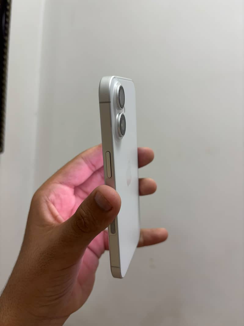 Apple iPhone 16 1