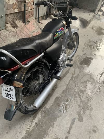 Bike for sale copy file cop lite hai all ok bike koi kanji Honda
