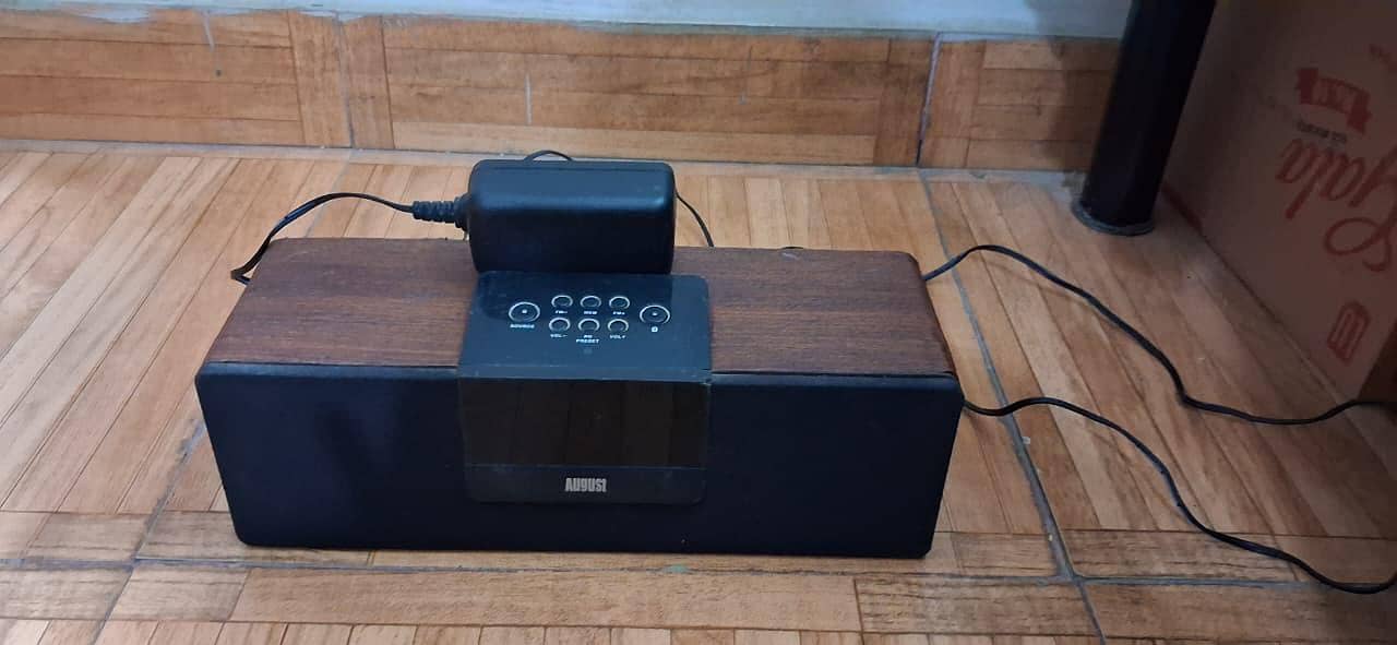 Agust bluetooth dock speaker 2