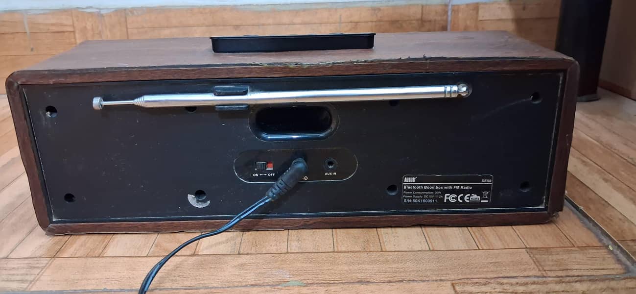 Agust bluetooth dock speaker 7