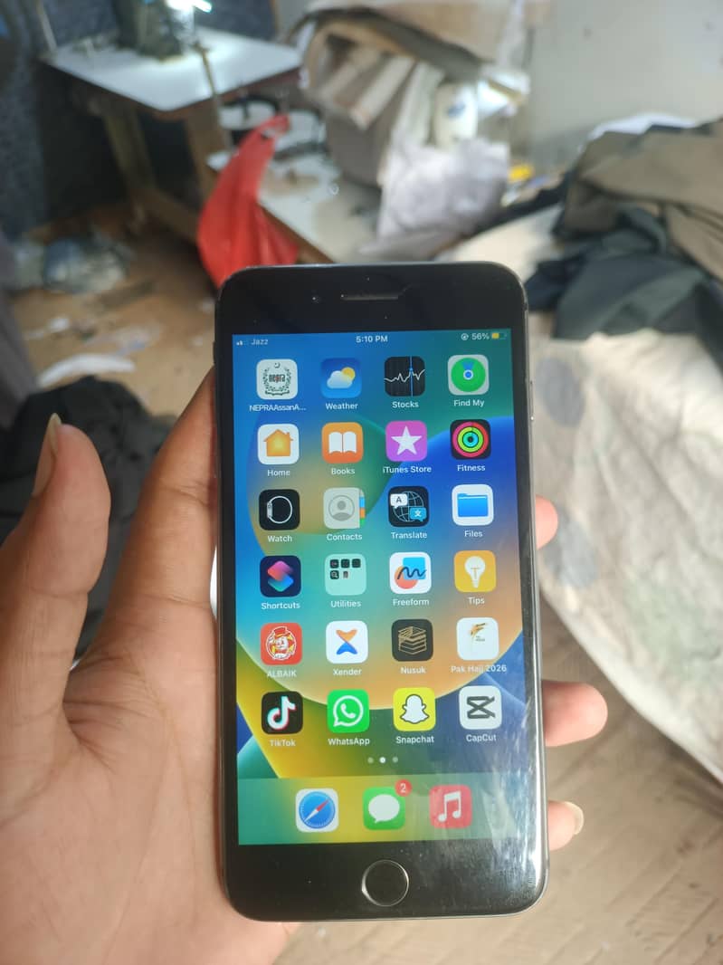 Apple iPhone 8 Plus 1