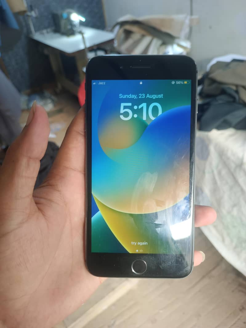 Apple iPhone 8 Plus 2