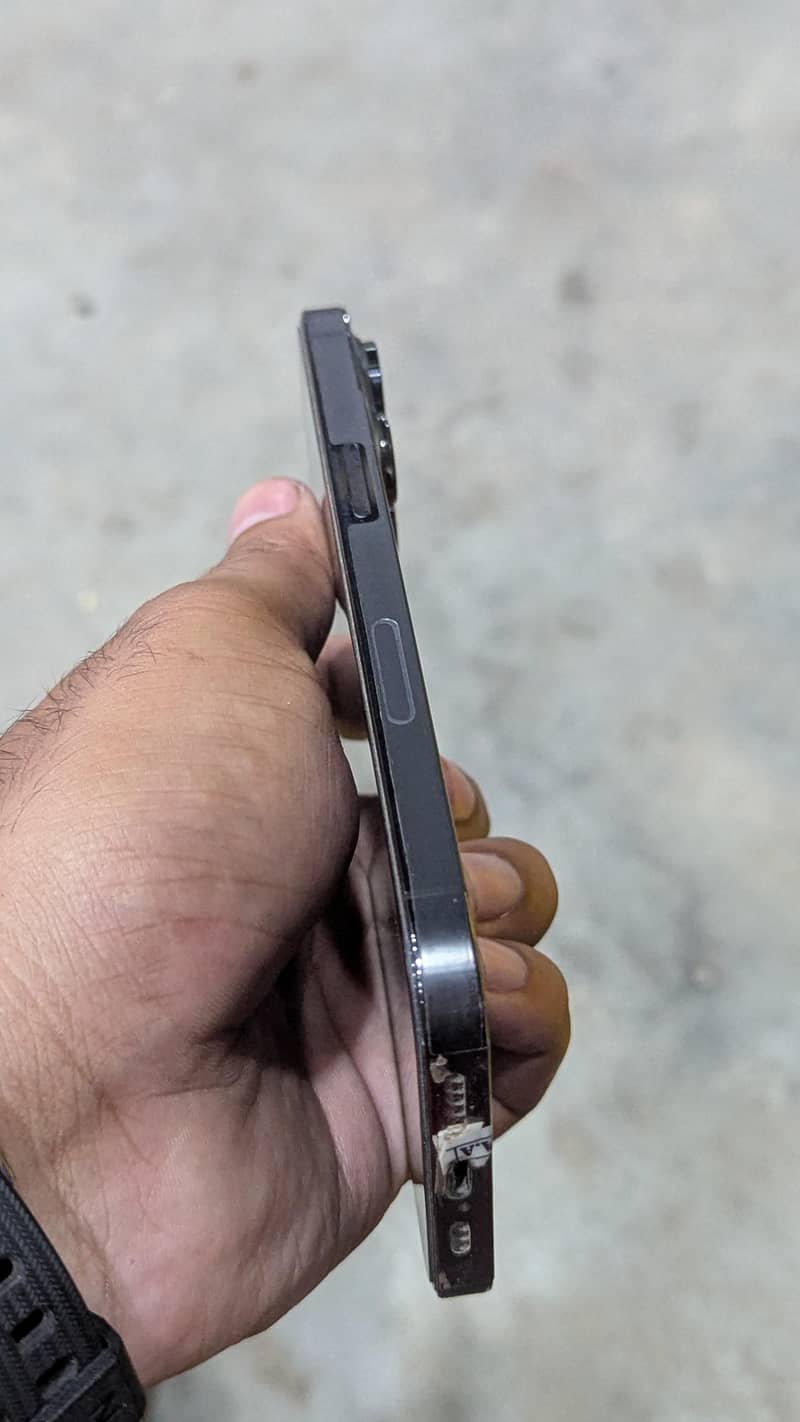 Apple iPhone 13 Pro 3