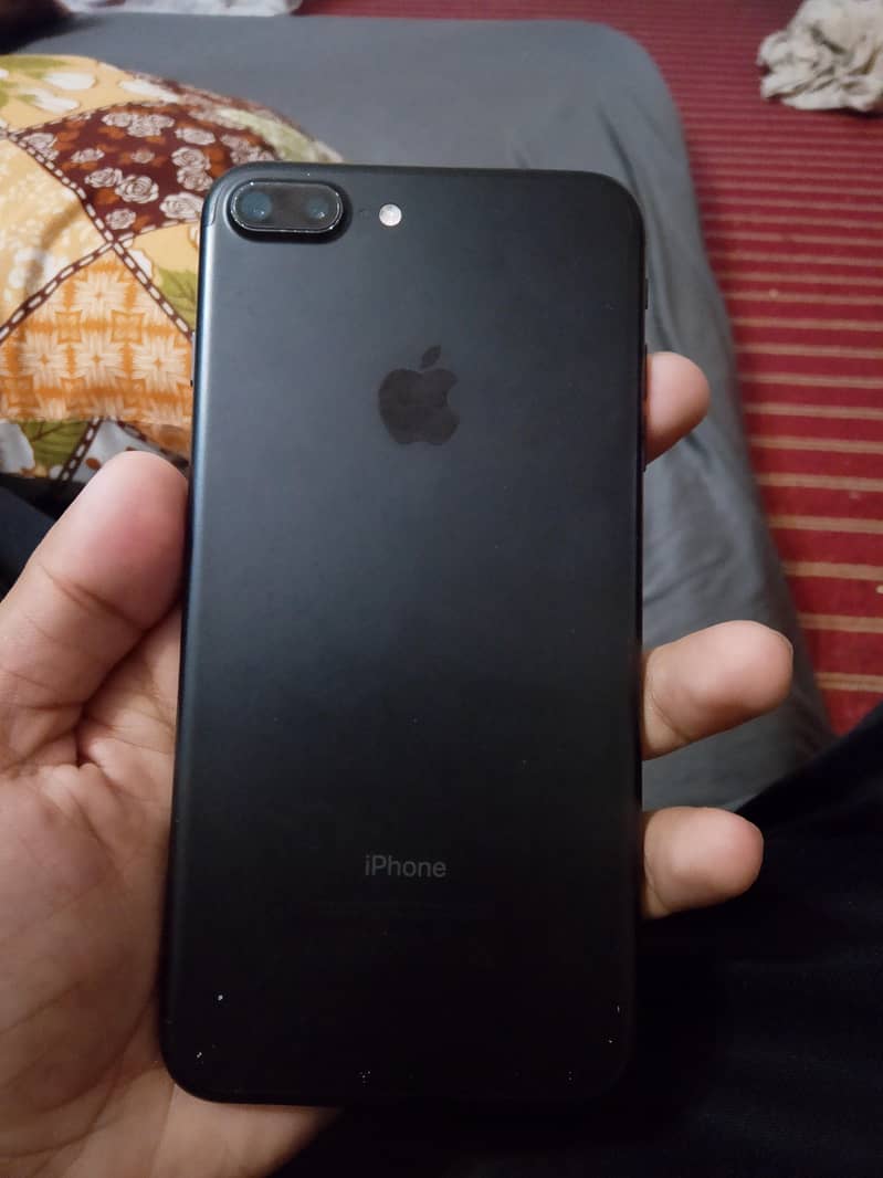 Apple iPhone 7 Plus 1