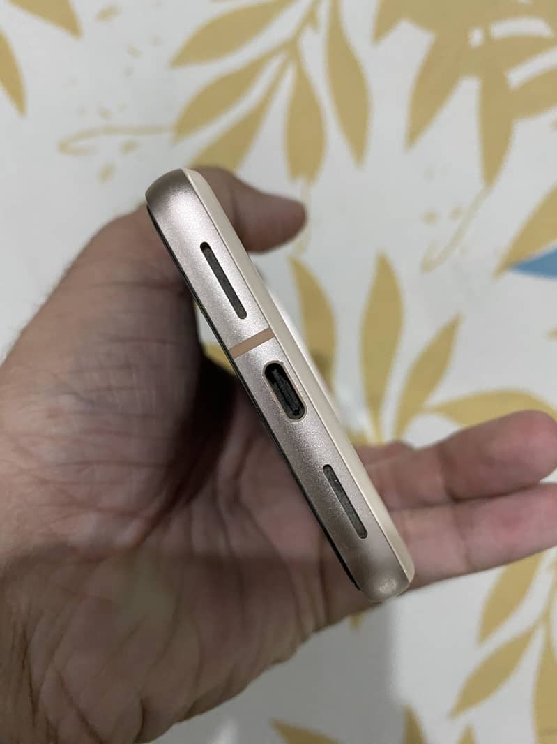 Google Pixel 8 2