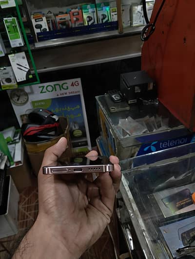 Vivo V23 5G Urgent Sale just Back Break No Any Fault