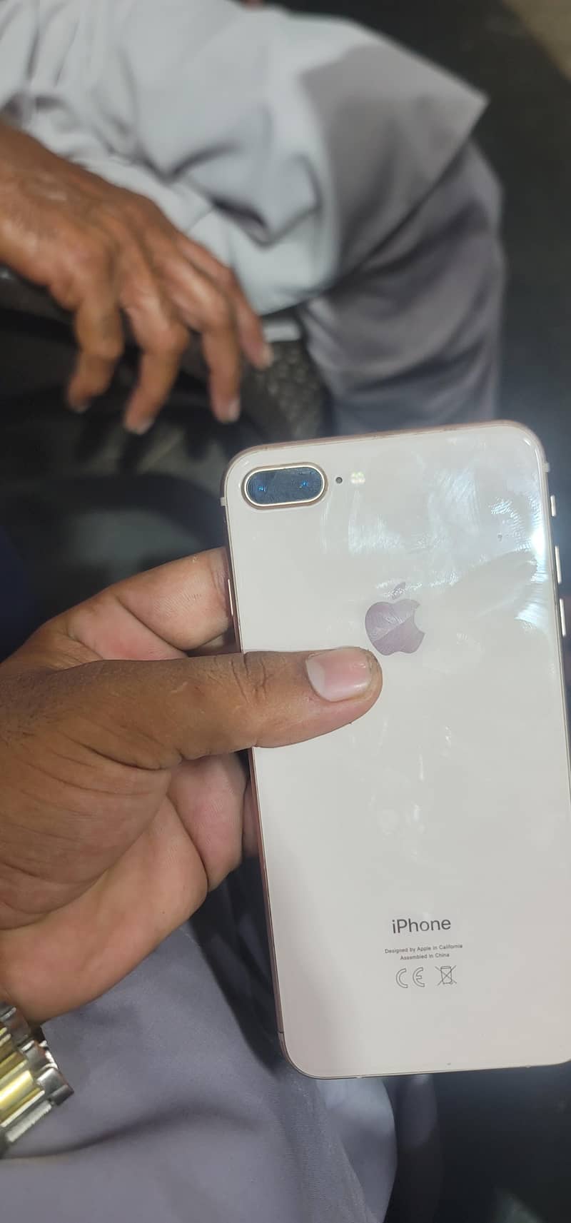 Apple iPhone 8 Plus 0