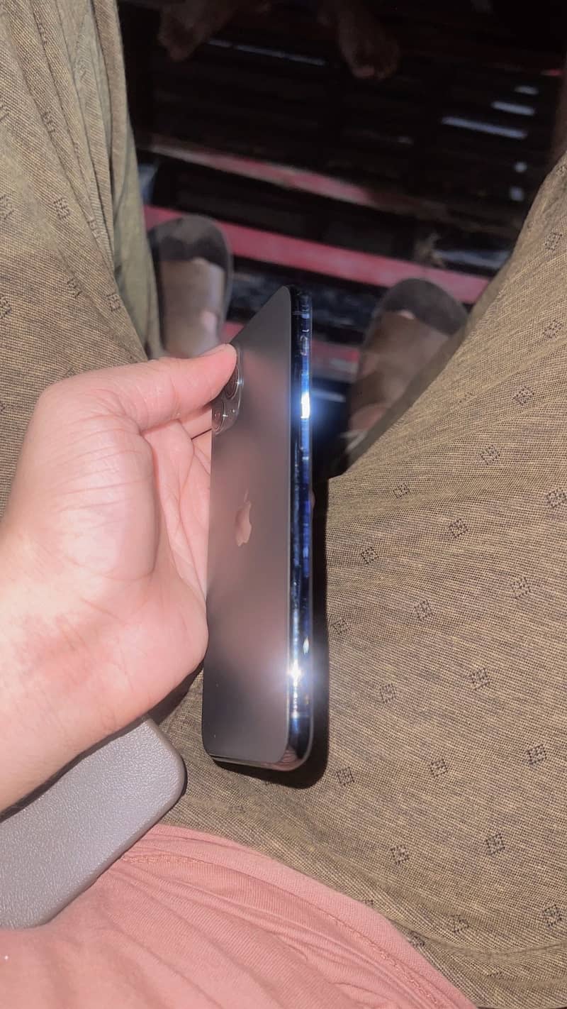 Apple iPhone 11 Pro 3