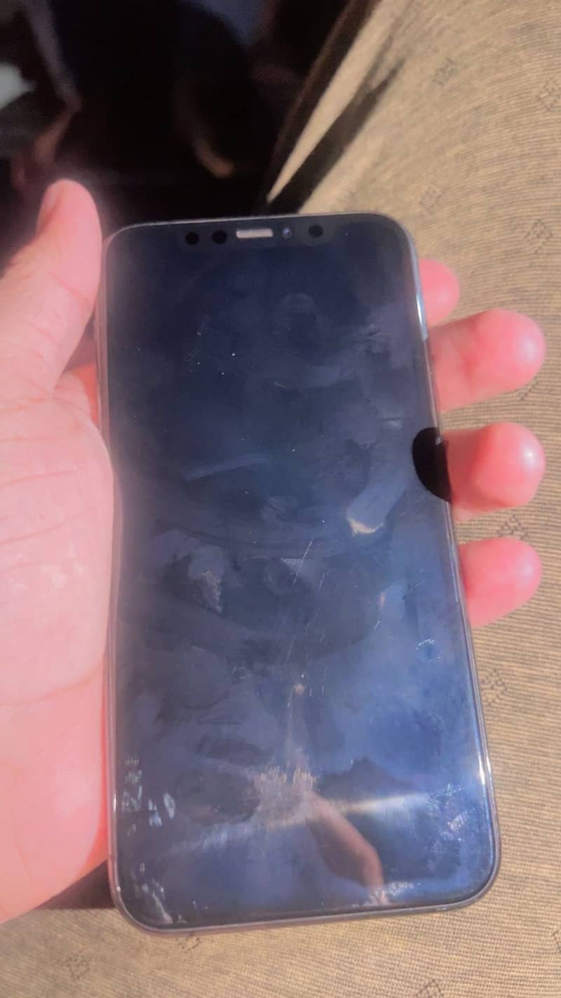 Apple iPhone 11 Pro 4