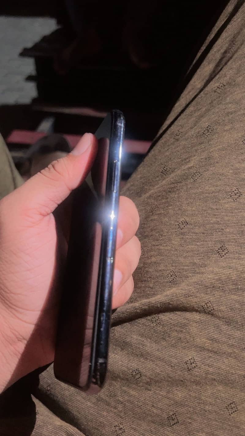 Apple iPhone 11 Pro 7