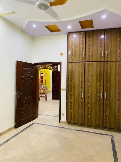 VIP beautiful 5 Marla Full house is available for rent in sabzazar Lahore