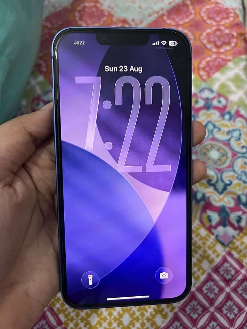 Apple iPhone 13 4