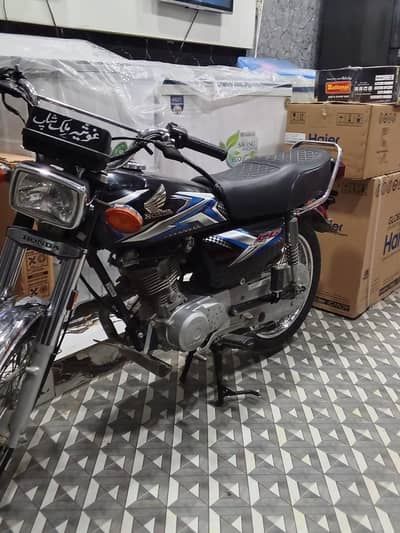 تھوڑی ٹینکی پے بس کراش ہیں   03034319964