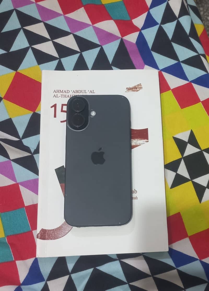 Apple iPhone 16 2