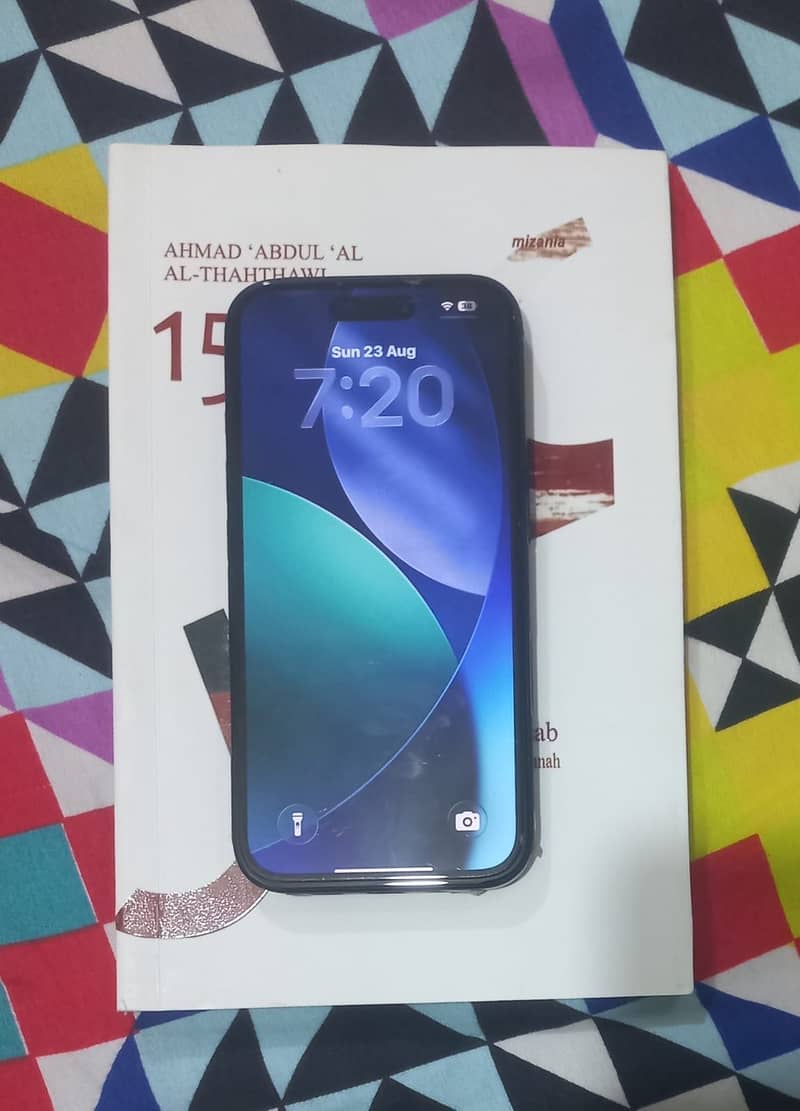 Apple iPhone 16 3