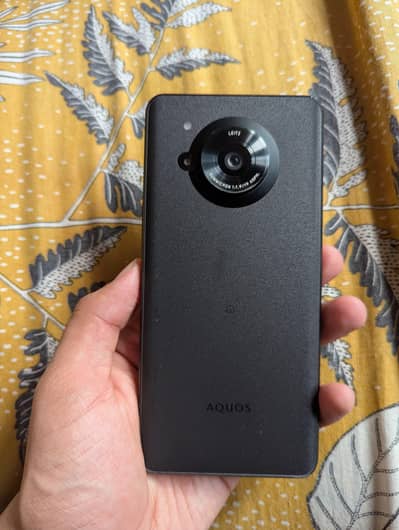 AQUOS R7