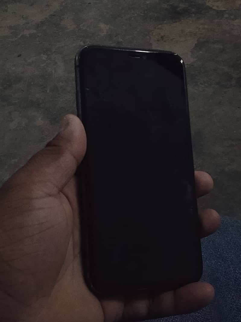 Apple iPhone 11 0