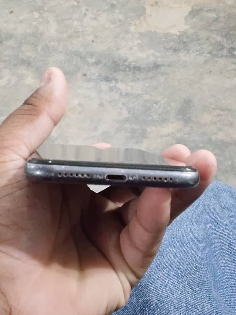 Apple iPhone 11 1