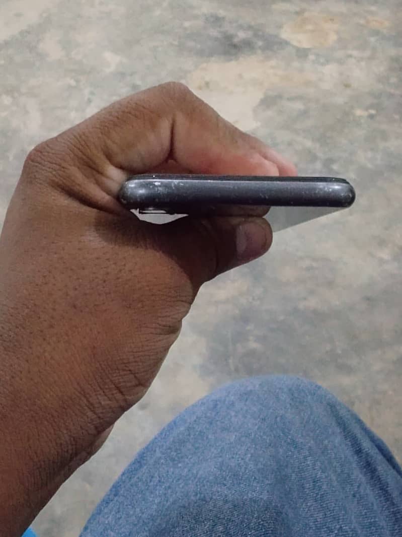 Apple iPhone 11 5