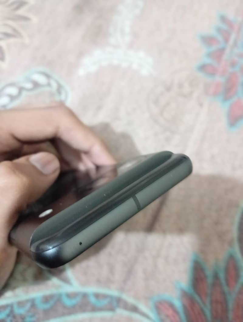 Google Pixel 8 5