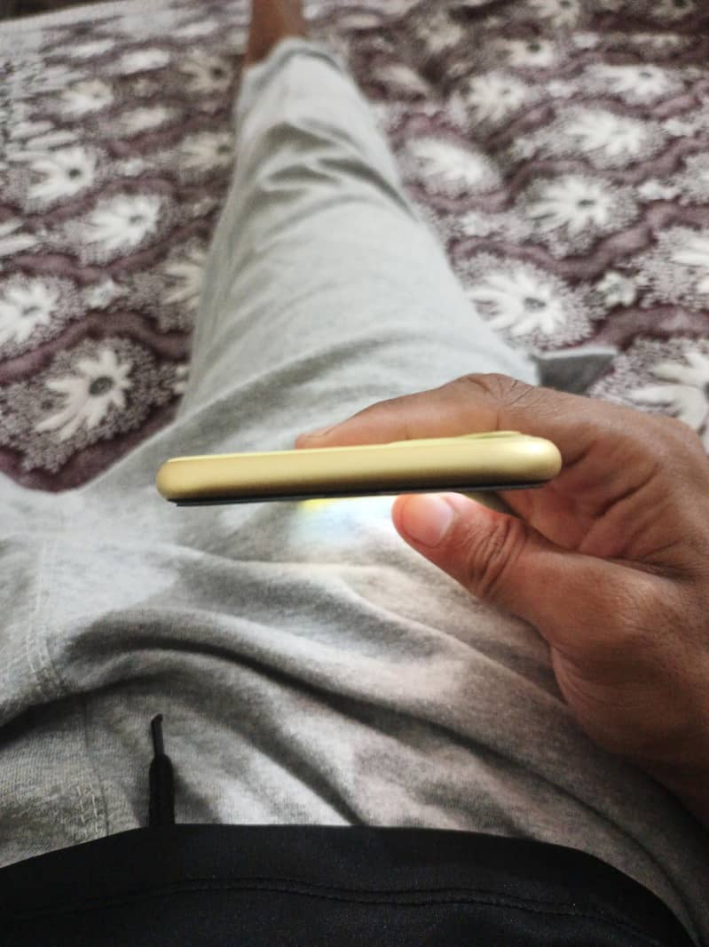 Apple iPhone 11 5