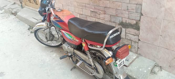 hunda CD70 2017 model bike