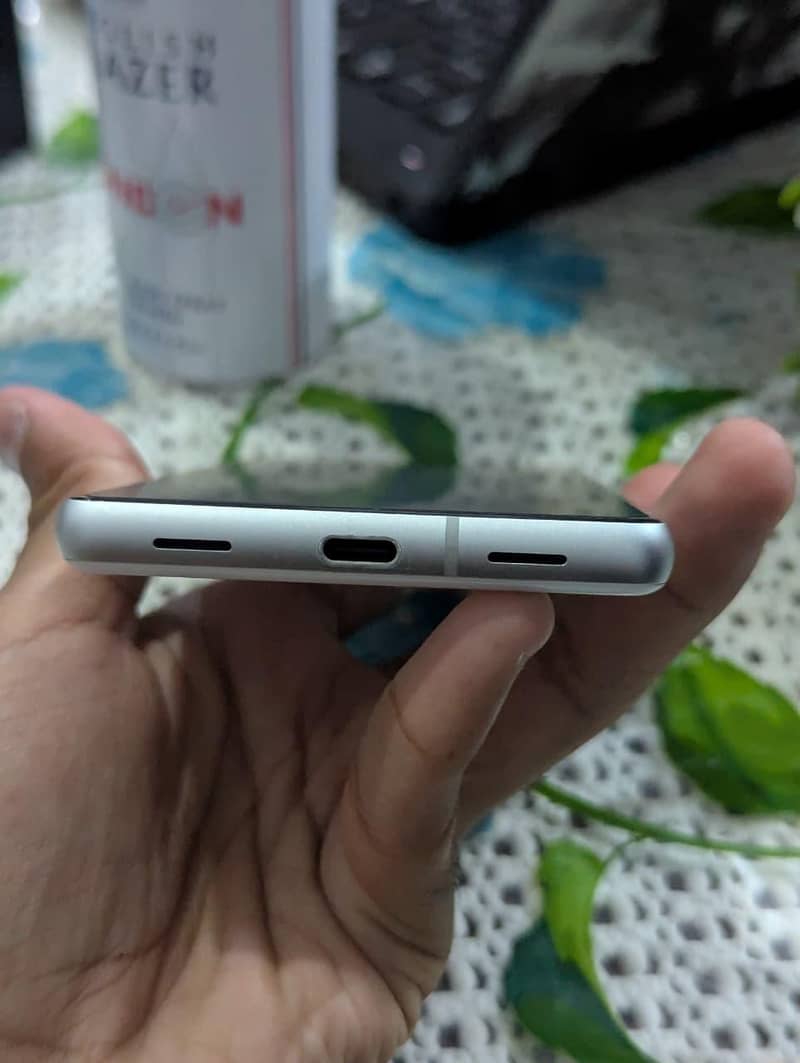 Google Pixel 7a 2