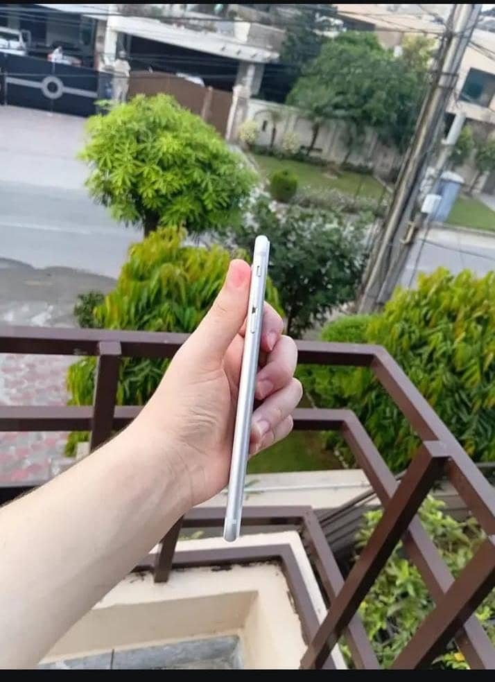 Apple iPhone 6 Plus 2