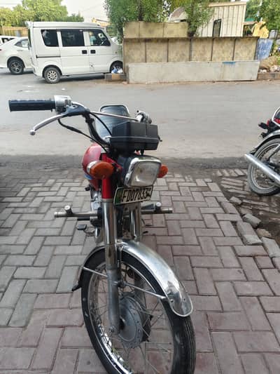 Honda 125 genuine condition for sale.