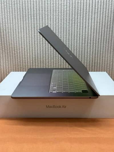 Macbook Air M2 model 2022