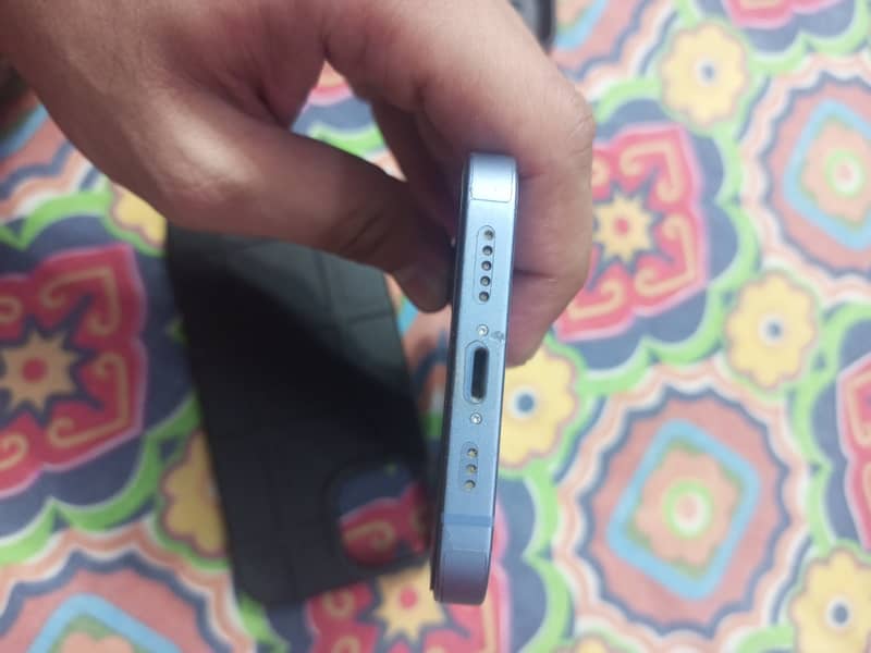 Apple iPhone 14 3