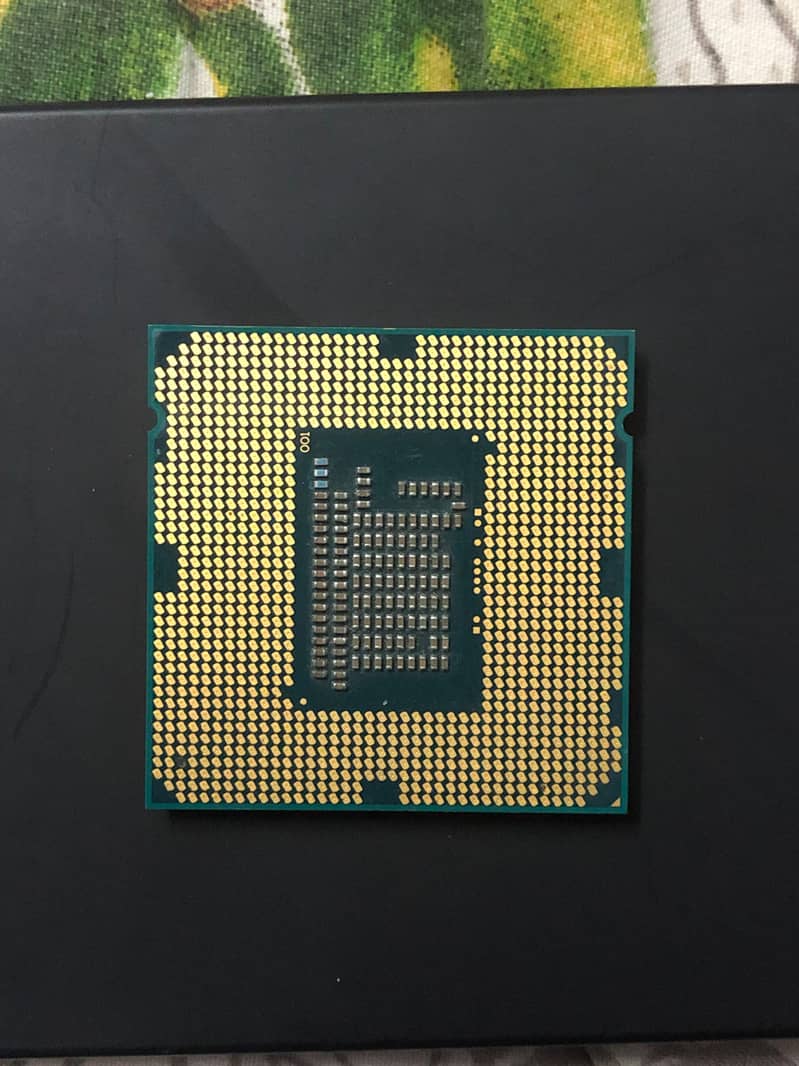 Intel core i3-3240 Processor 1
