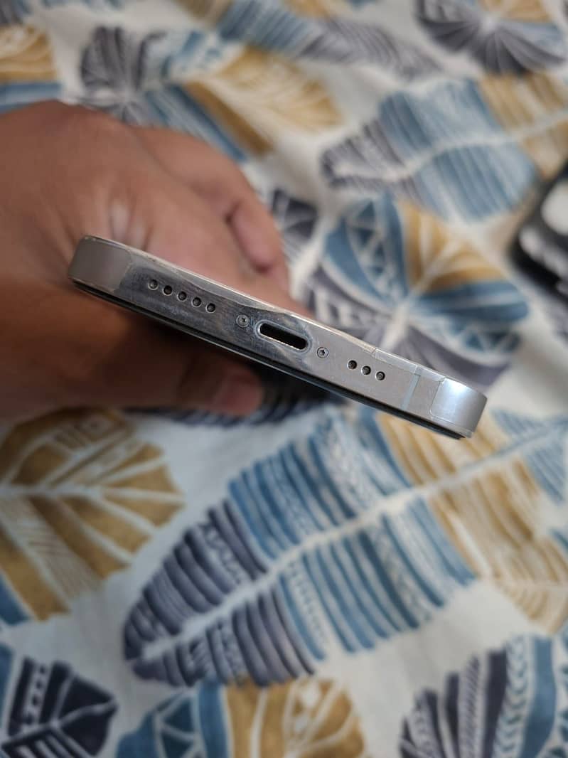 Apple iPhone 13 Pro 2