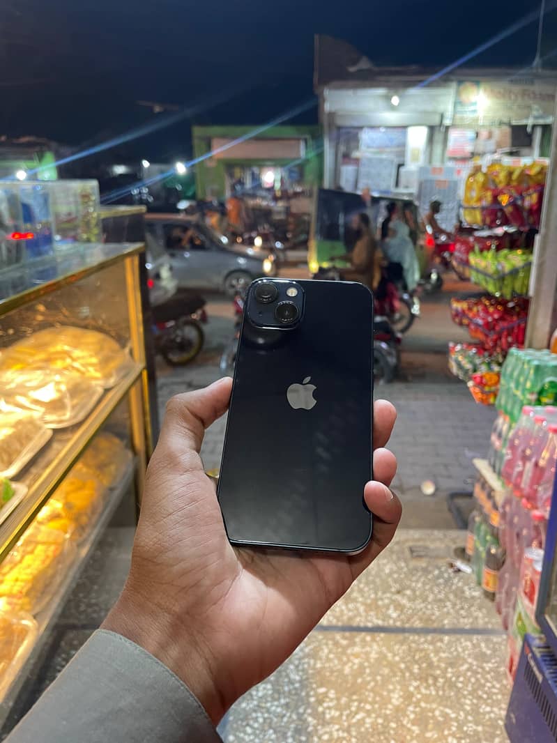 Apple iPhone 13 1